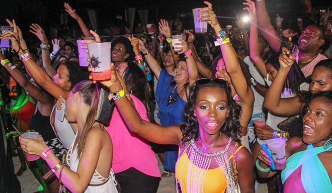 Lễ hội Crop Over truyền thống của quốc đảo Barbados, diễn ra vào tháng 8 hàng năm.