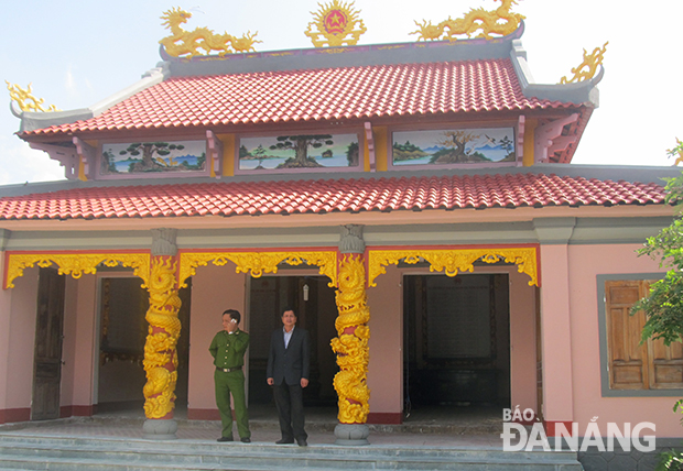 Ngôi đền thờ Mẹ Việt Nam anh hùng, các Anh hùng liệt sĩ được xây dựng từ nguồn kinh phí vận động của chính quyền phường Hòa Hiệp Nam.