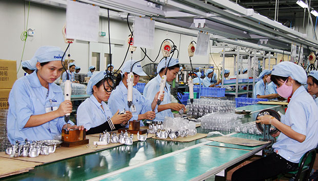 Sản xuất ở Công ty Daiwa, doanh nghiệp có vốn đầu tư Nhật Bản tại Đà Nẵng. Ảnh: Đ.T