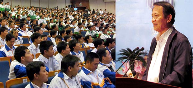 Bí thư Thành uỷ, Chủ tịch HĐND thành phố Trần Thọ phát biểu tại hội nghị