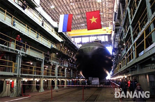 Tàu HQ 186-Đà Nẵng tại nhà máy Admiralteiskiye Verfi trong ngày hạ thủy 28-12-2014. Ảnh: V.C.T