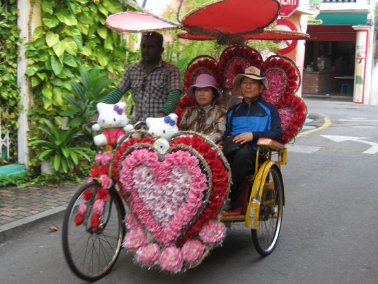 Xích lô đạp ở phố cổ Malacca. Ảnh: V.H