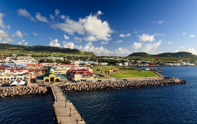  5. St. Kitts, Tây Ấn Độ  St. Kitts là một hòn đảo nhỏ được biết đến với các lễ hội âm nhạc kỳ diệu, với vô số màn trình diễn của các nghệ sĩ từ Nas đến Michael Bolton. Gần đây, sự xuất hiện của các khách sạn danh tiếng đã biến nơi đây trở thành một trong những điểm đến nổi bật nhất. Các dịch vụ mới mở như du thuyền hạng sang, sân golf tuyệt đẹp, câu lạc bộ thời thượng, các khu nghỉ mát xa hoa, tiện nghi, những bãi biển xinh đẹp và lễ hội âm nhạc huyền thoại… đã giúp St. Kitts tạo ấn tượng mới trong lòng du khách.