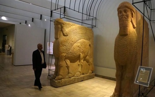 Một số cổ vật của thành phố cổ Nimrud được đưa về trưng bày trong bảo tàng ở Baghdad - Ảnh: AP/BBC.