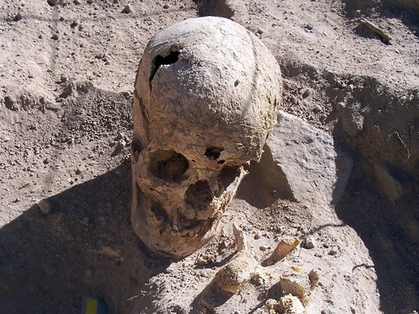 Mộ chôn cất một phụ nữ trẻ tìm được thấy trong Thung lũng Cotahuasi của Peru, nơi hàng chục ngôi mộ xác ướp đầy đã được phát hiện. (Nguồn: livescience.com)