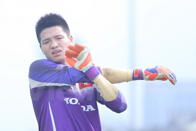 Từ một thủ môn trẻ ít tên tuổi, Minh Long giờ là trụ cột rất quan trọng ở đội tuyển. 