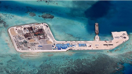 Hình ảnh cho thấy Trung Quốc tiến hành cải tạo đảo trên bãi đá Tư Nghĩa, thuộc quần đảo Trường Sa. (Ảnh: SMH)