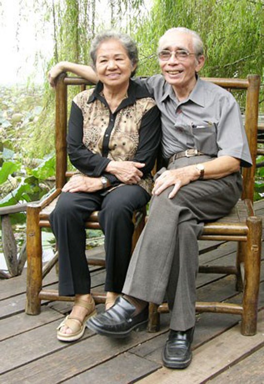 Nhạc sĩ Phan Huỳnh Điểu và vợ 