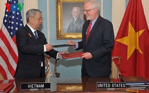 Bộ Quốc phòng Việt Nam-Hoa Kỳ ký văn bản hợp tác gìn giữ hòa bình (Ảnh: Nhật Quỳnh)