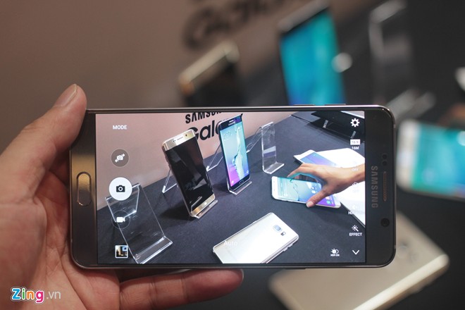 Máy ảnh 16 megapixel với nhiểu cải tiến cho thấy, Galaxy Note 5 là smartphone chụp ảnh tốt nhất trên thị trường cao cấp.