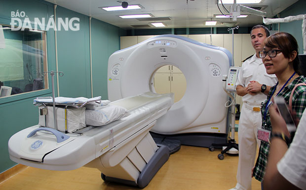 Máy chụp CT trên tàu bệnh viện