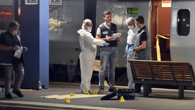 Cảnh sát đang tiến hành điều tra vụ tấn công tại một nhà ga của Pháp Ảnh: AFP