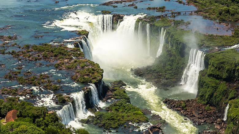 8. Iguazu Falls (Argentina/Brazil)