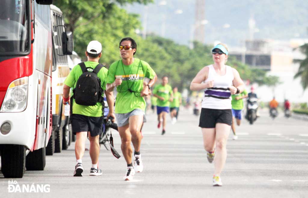 Cuộc đua 5 km cũng thu hút sự tham gia của các VĐV nước ngoài