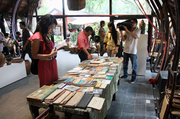Trưng bày sách Chăm tại Không gian Văn hóa Chăm - Hà Nội, 2010