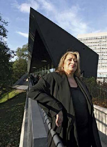 Kiến trúc sư Zaha Hadid.