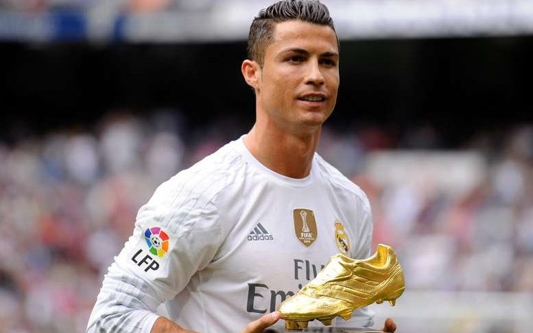 Cristiano Ronaldo: Tổng số bàn thắng trong sự nghiệp: 504