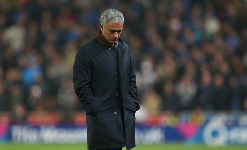 Mourinho lần thứ hai rời ghế HLV Chelsea. Ảnh: Reuters.