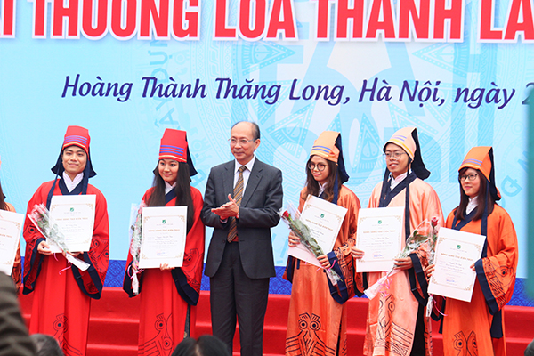 Trao giải Loa thành năm 2015 tại Hoàng thành Thăng Long (Hà Nội)
