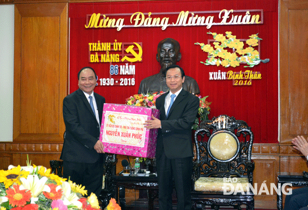 Phó Thủ tướng Nguyễn Xuân Phúc chúc tết Đảng bộ thành phố Đà Nẵng