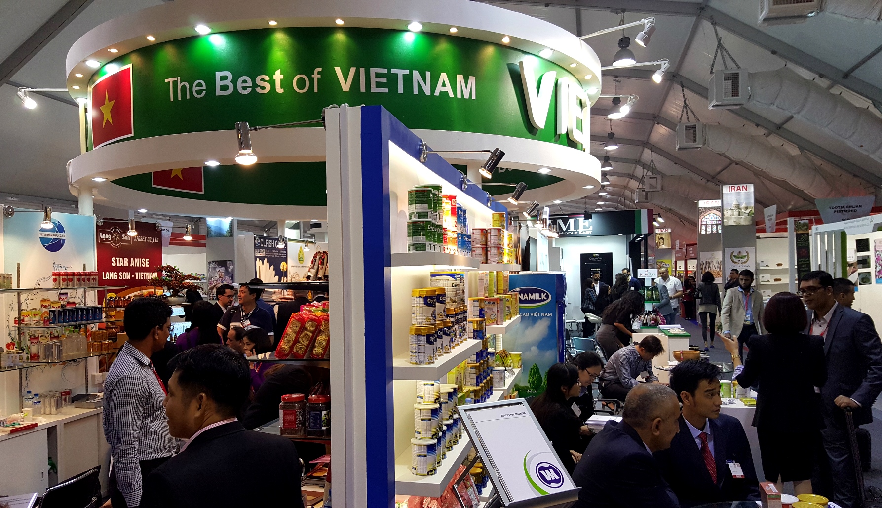 Khu vực gian hàng các doanh nghiệp Việt Nam tại hội chợ Gulfood 2016