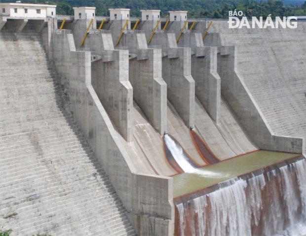 :     Đoàn kiểm tra đột xuất phát hiện và cáo buộc chủ hồ thủy điện Đăk Mi 4  không thực hiện vận hành hồ bảo đảm dòng chảy tối thiểu ở hạ du sông Vu Gia theo quy trình vận hành hồ chứa.