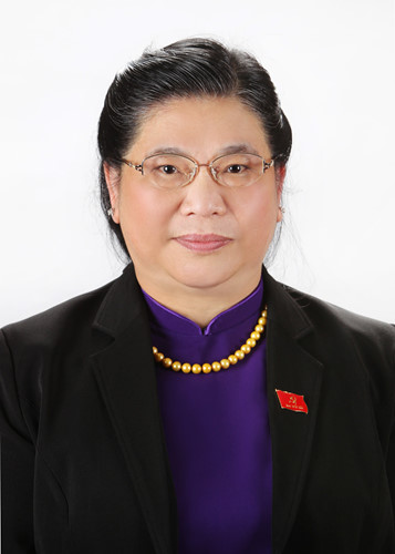 Bà Tòng Thị Phóng sinh năm 1954, quê Sơn La, hiện giữ chức vụ Phó Chủ tịch Quốc hội khóa XIII.