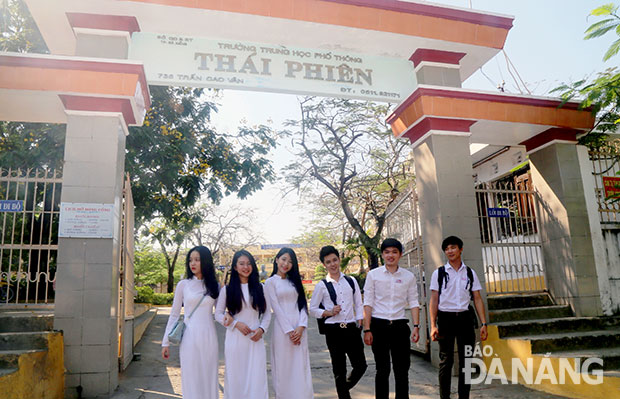 Các thế hệ học sinh Trường  THPT Thái Phiên tự hào khi được học dưới mái trường mang tên nhà yêu nước đất Đà Nẵng. Ảnh: V.T.L