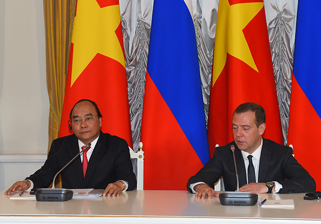 Thủ tướng Nguyễn Xuân Phúc và Thủ tướng Dmitry Medvedev gặp gỡ báo chí