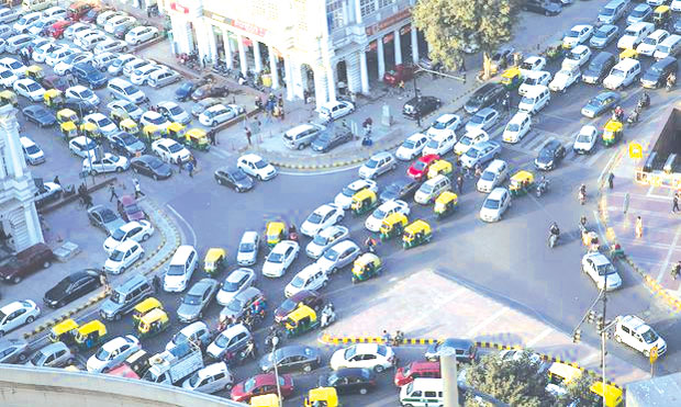 Thành phố New Delhi (Ấn Độ) cấm các loại xe lớn, taxi chạy động cơ diesel, thử nghiệm luân phiên cấm biển số xe chẵn - lẻ, khuyến khích xe buýt mini. Một số thành phố khác như Dublin (Ireland) và Brussels (Bỉ) cũng đang xem xét cấm xe chạy động cơ diesel.