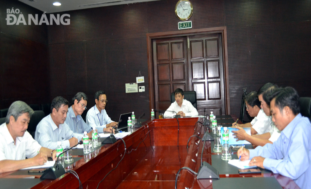 Phó Chủ tịch UBND thành phố Đặng Việt Dũng kết  luận cuộc họp 
