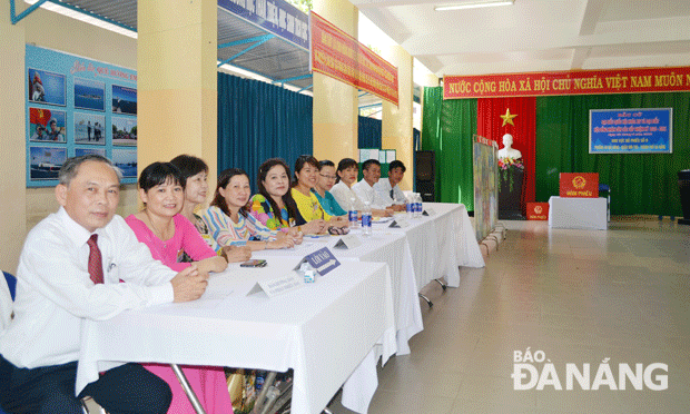 Tổ bầu cử số 3 phường An Hải Đông, quận Sơn Trà “hết việc” vì  đến thời điểm 13 giờ chỉ còn 20  cử tri chưa đi bầu  