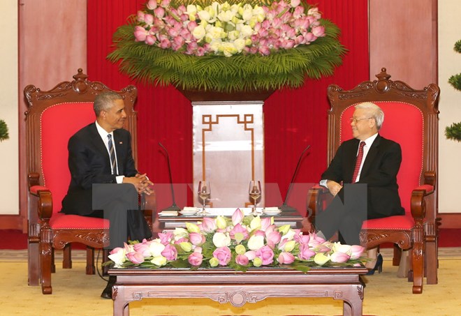 Tổng Bí thư Nguyễn Phú Trọng tiếp Tổng thống Hợp chúng quốc Hoa Kỳ Barack Hussein Obama thăm chính thức Việt Nam. 