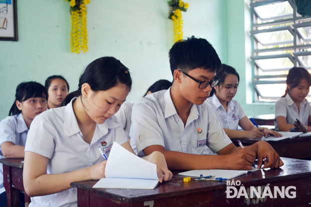 học sinh lớp 9 Trường THCS Tôn Thất Tùng (quận Hải Châu) ôn tập thi vào lớp 10