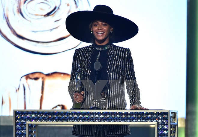 Nữ danh ca Beyonce tại lễ trao giải Biểu tượng thời trang CFDA ở New York, Mỹ ngày 6/6. (Nguồn: AFP/TTXVN)