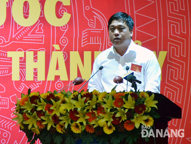 Đồng chí Đào Tấn Bằng phát biểu tham luận tại hội nghị.Ảnh: ĐOÀN LƯƠNG