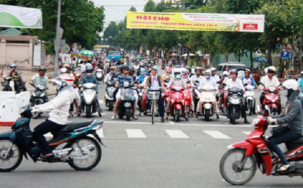 The busy intersection of Tran Phu and Le Duan streets