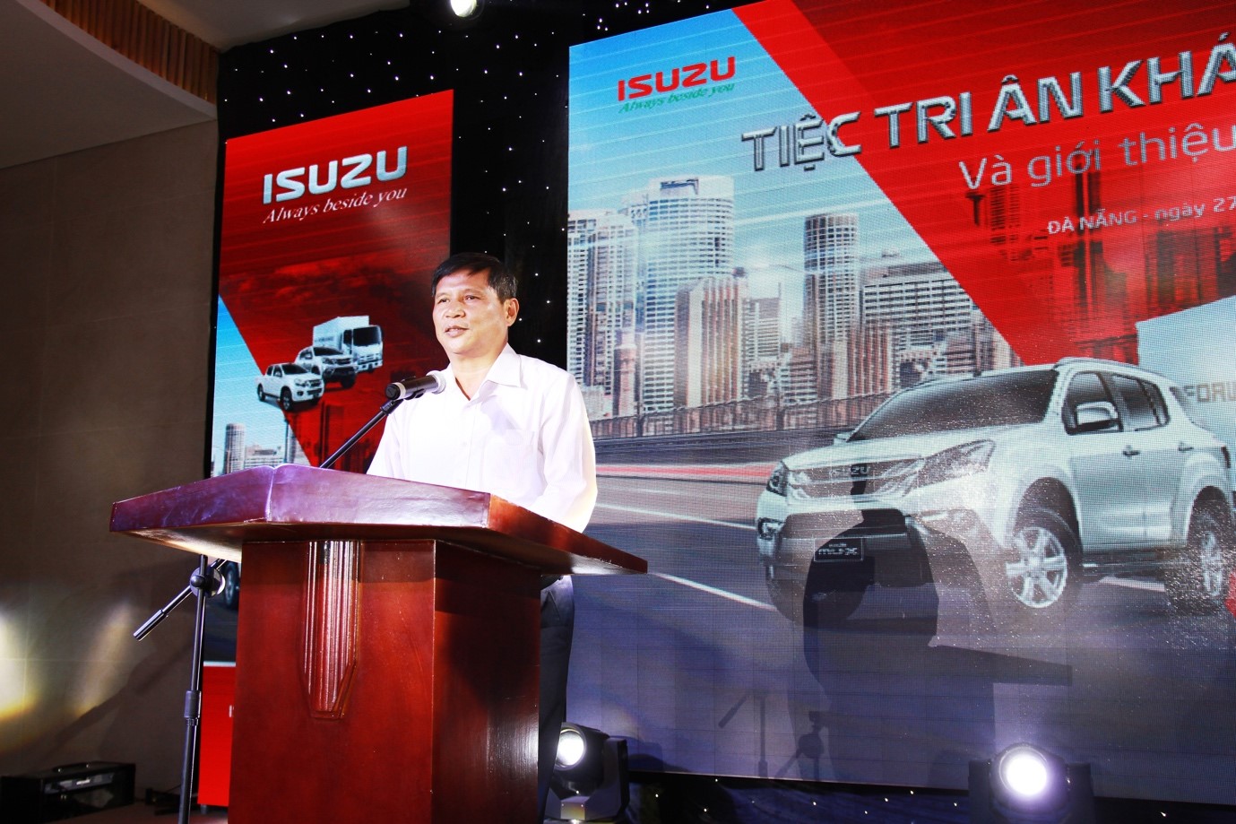 Ông Nguyễn Duy Thiện - Đại diện khách hàng chia sẻ về sản phẩm ISUZU.
