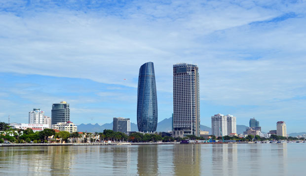 Sau 20 năm trực thuộc Trung ương, Đà Nẵng phát triển đô thị với nhiều đột phá mới hài hòa với môi trường, diện mạo hiện đại, khang trang hơn.