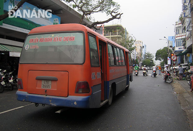 Xe buýt của thành phố hiện nay mới đáp ứng chưa đến 1% nhu cầu đi lại của người dân.