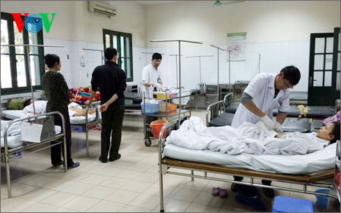 Bệnh nhân nằm điều trị tại Khoa Chấn thương Chỉnh hình 2 -  Bệnh viện Việt Đức (ảnh: Thu Thủy)