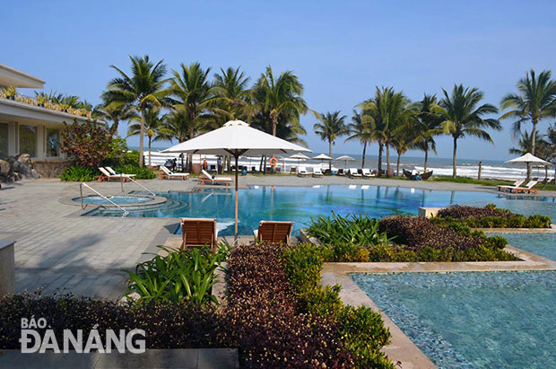 Nhiều khách sạn, khu nghỉ dưỡng đã đầu tư, nâng cấp cơ sở vật chất, sẵn sàng phục vụ sự kiện APEC 2017. Trong ảnh: Một góc Olalani Resort.  										    Ảnh: THU HÀ