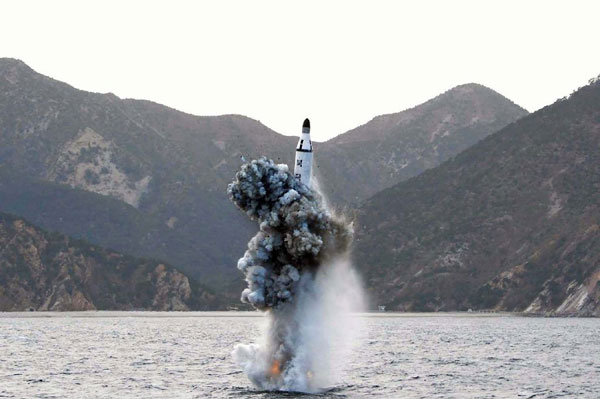 Một vụ phóng tên lửa đạn đạo tàu ngầm do CHDCND Triều Tiên thực hiện hồi tháng 4-2016. Ảnh: AFP