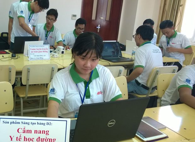 Ngô Tiểu My tại Cuộc thi Tin học trẻ toàn quốc lần thứ 22 được tổ chức tại Bình Định. (Ảnh do nhân vật cung cấp)
