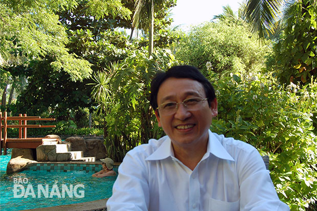 Triết lý kinh doanh của doanh nhân Huỳnh Tấn Vinh là phát triển du lịch phải gắn với chăm lo quyền lợi của người lao động cũng như bảo vệ môi trường.