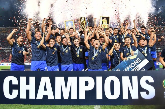 Các cầu thủ Thái Lan ăn mừng chức vô địch AFF Cup 2016. Ảnh: AFF