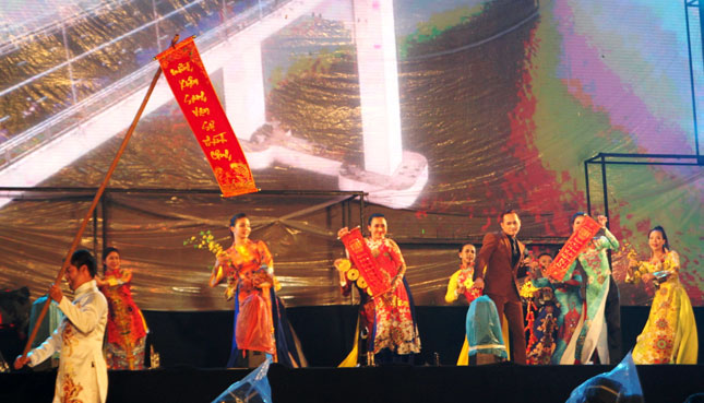 Các nghệ sĩ thành phố Đà Nẵng gửi lời chúc mừng năm mới đến người dân thành phố