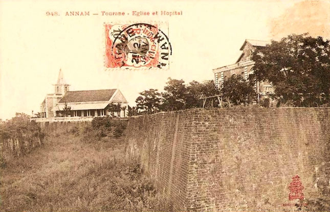 Thành Điện Hải trên bưu thiếp thời Pháp thuộc. (Ảnh tư liệu)