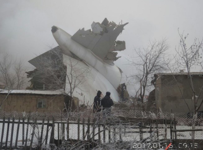Chính phủ Kyrgyzstan cho biết một chiếc máy bay chở hàng Boeing 747 của hãng Turkish Airlines (Thổ Nhĩ Kỳ) đã rơi gần sân bay Manas của nước này, khiến ít nhất 32 người thiệt mạng.