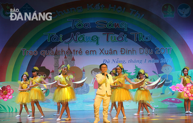 Dương Gia Kiệt (Trường tiểu học Hoàng Văn Thụ) xuất sắc vượt qua 72 tiết mục vòng loại, giành giải A tại đêm chung kết với ca khúc “Những điều thầy chưa kể”. 